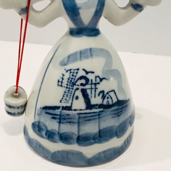 Vintage from 1950’s White and Blue Dutch Girl Figurine Hauling Water Basket 4.5” - Picture 4 of 7